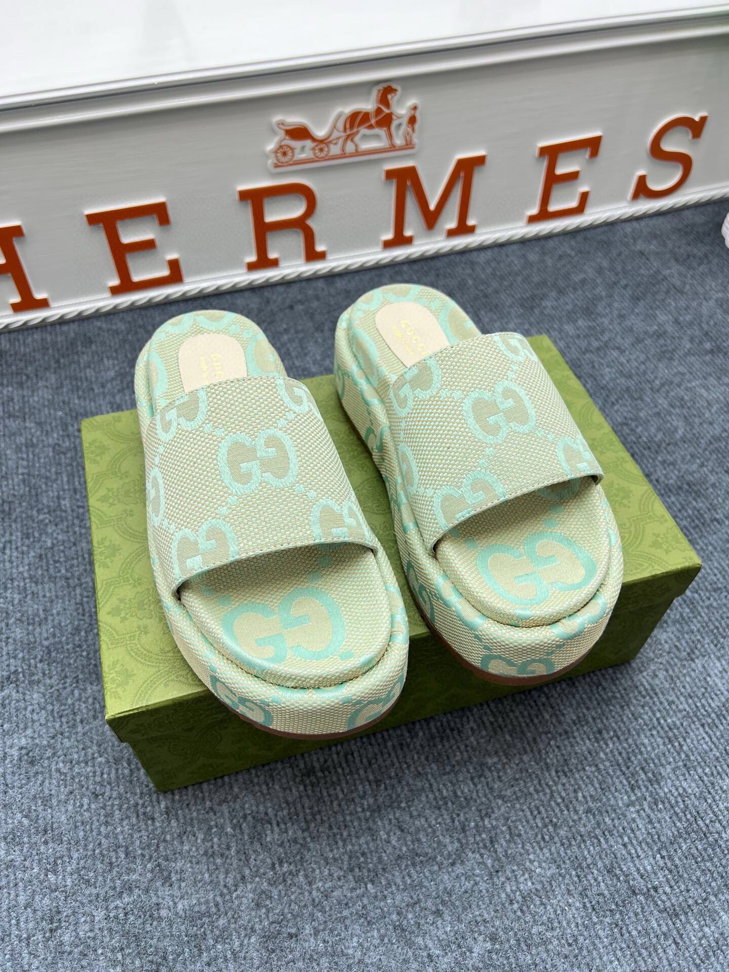 54B122ZDE Stylish slippers  Sole thickness 5.5cm
