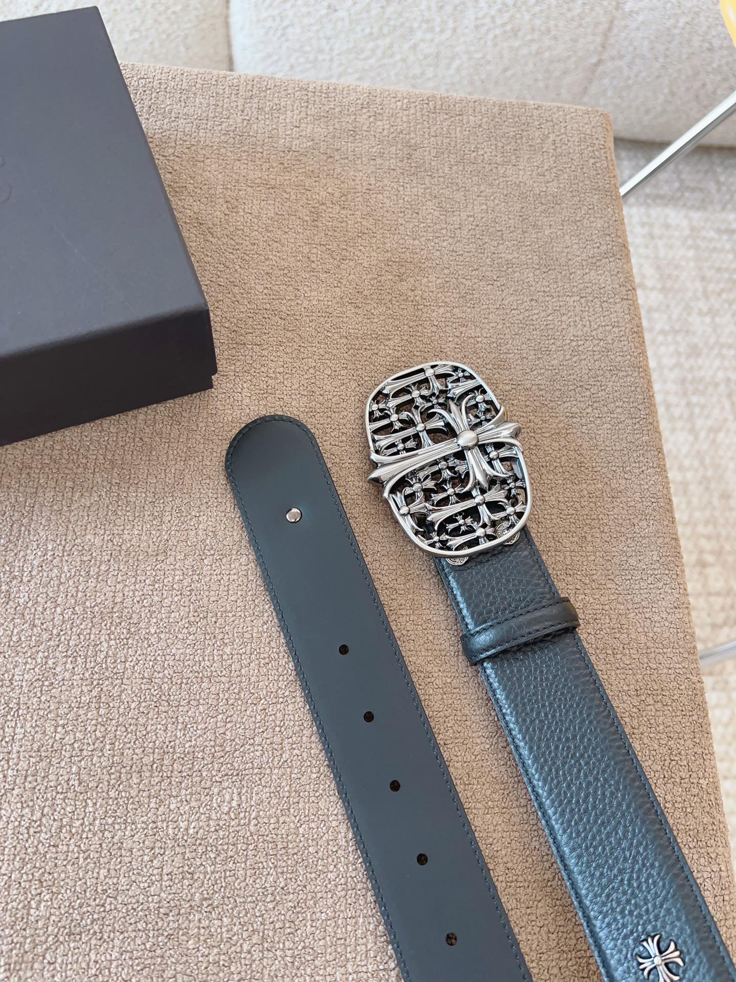 255RA15PDE Stylish  High quality belt With full package