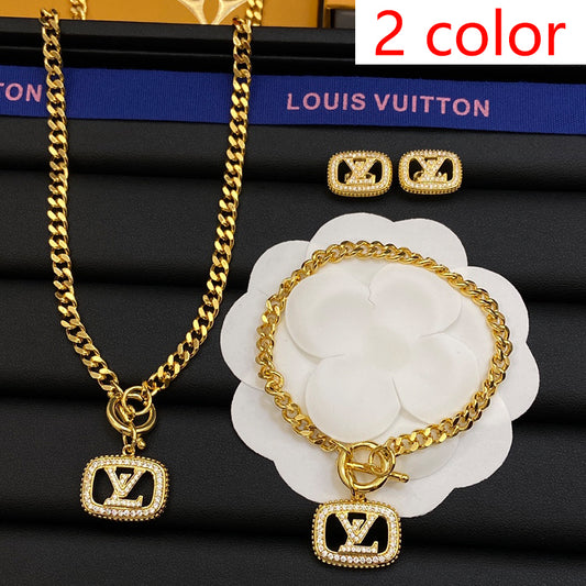 1NE216XDE Stylish Necklaces