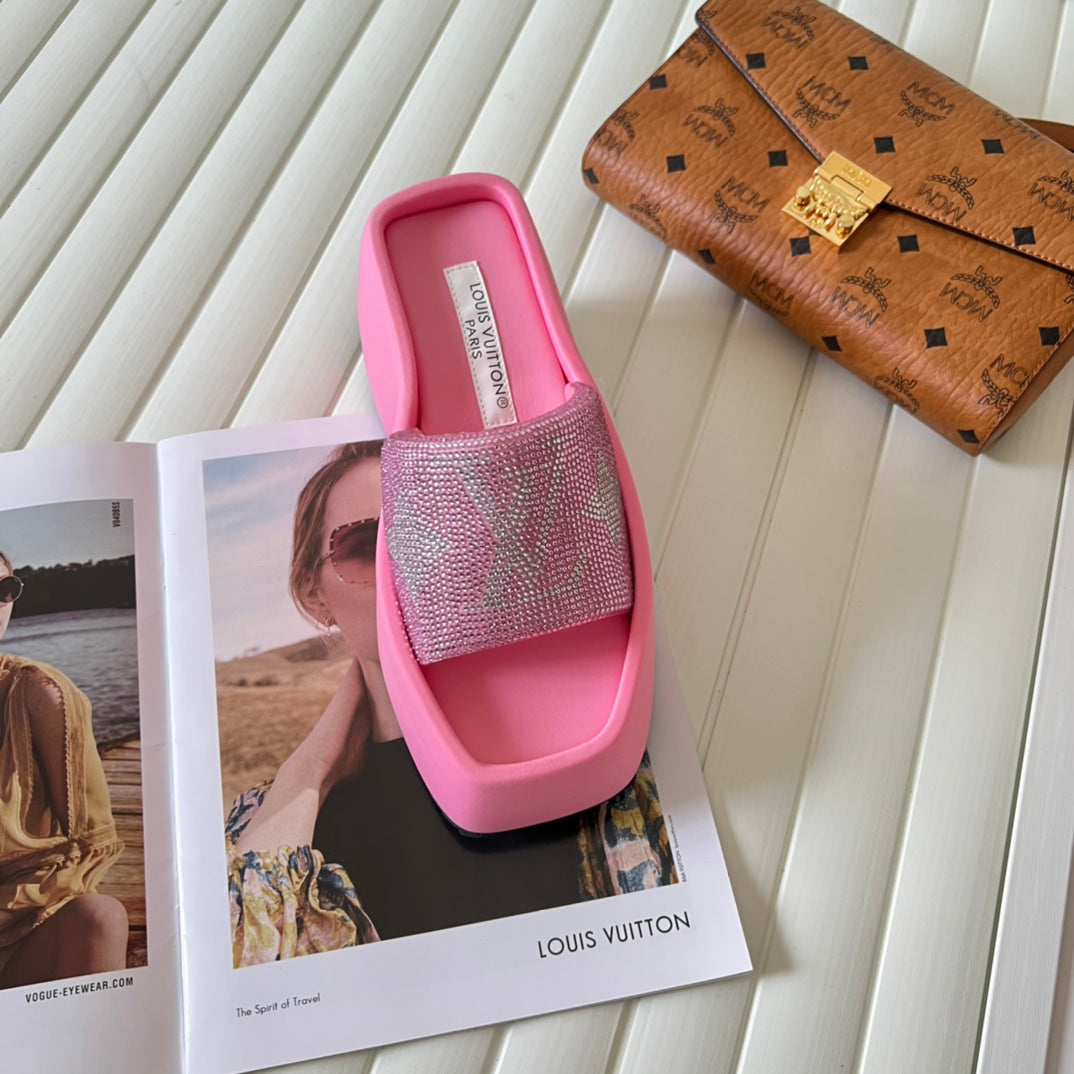 14E90ZDE Stylish Slippers