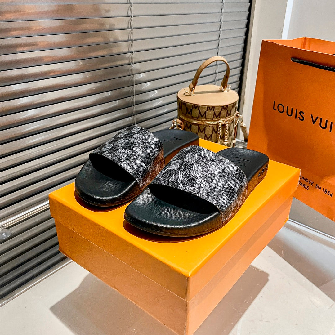 14E195ZDE Stylish Slippers