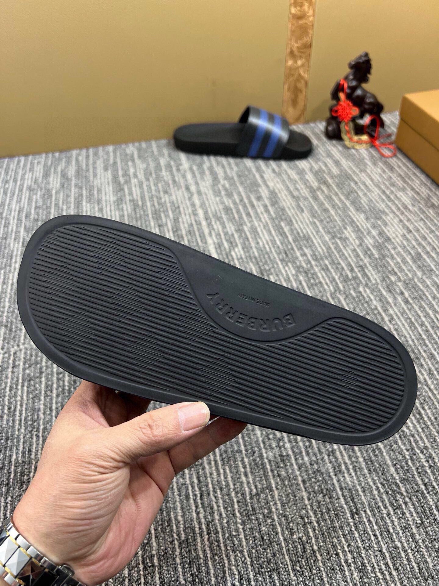 535ZR259ZDE Stylish Slippers