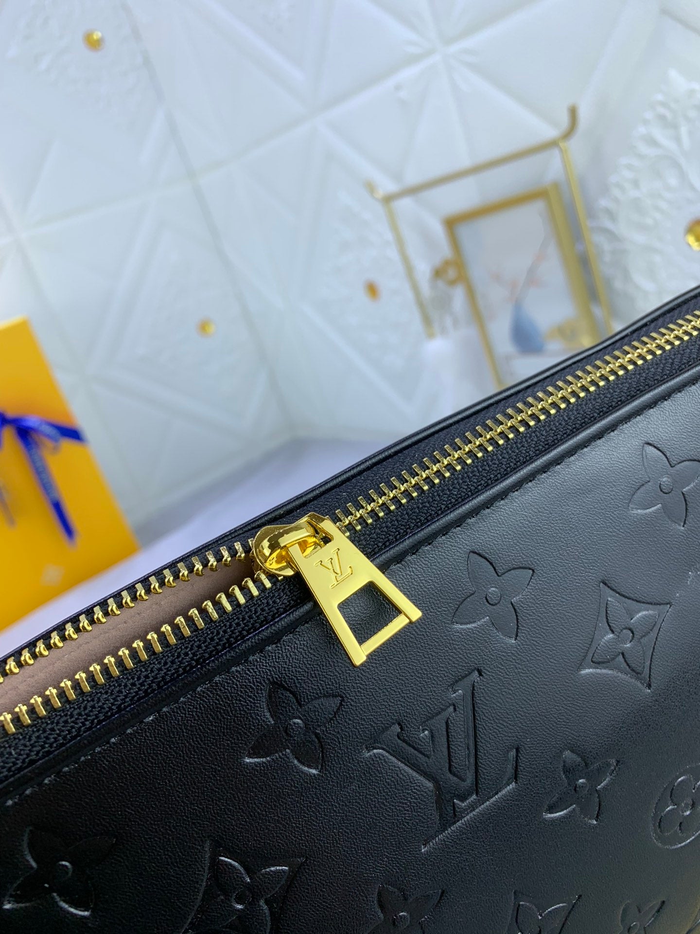 2XE40BDE Stylish leather bag 