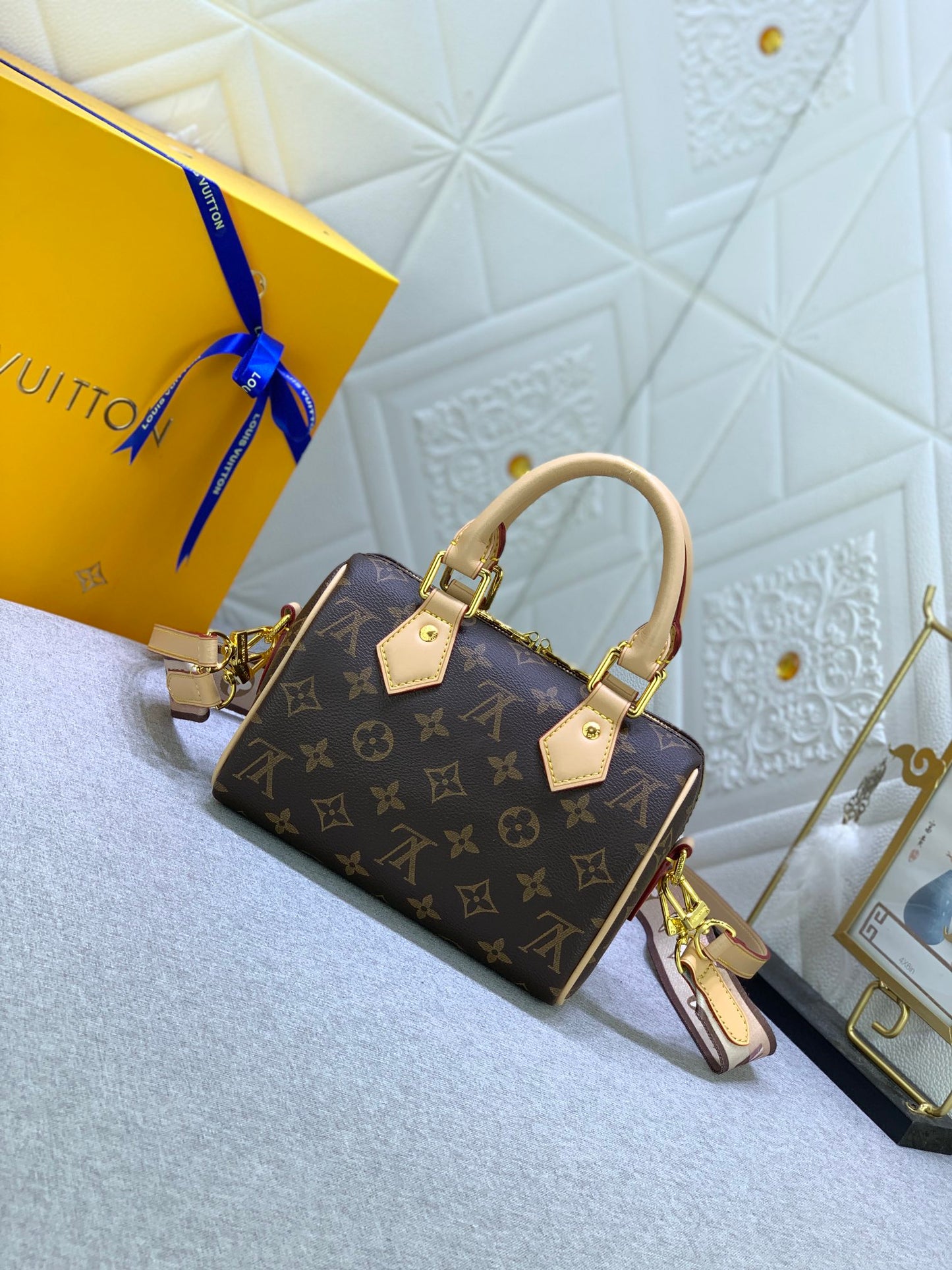 2XE44BDE Stylish leather bag 