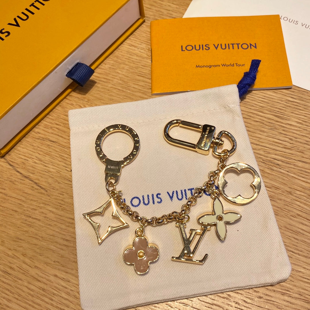 1E17ADE Stylish Keychains