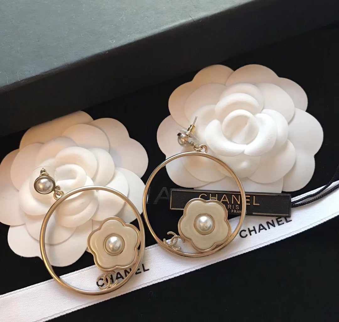 14C47EDE Stylish Earrings