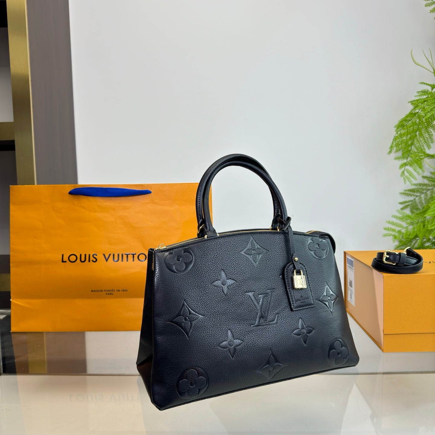 6EX15BDE Stylish leather bag