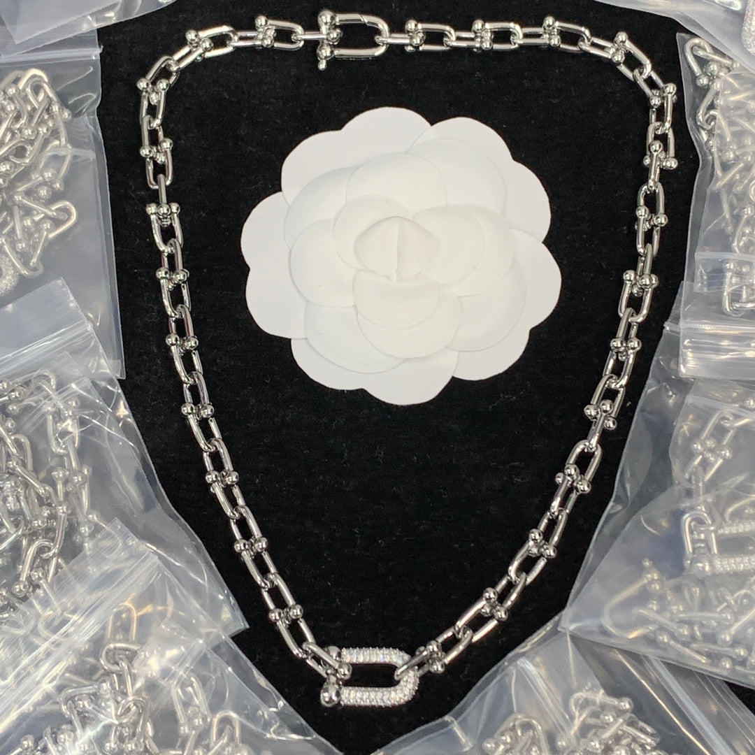 8XT31XDE Stylish  Earring Bracelets Necklaces