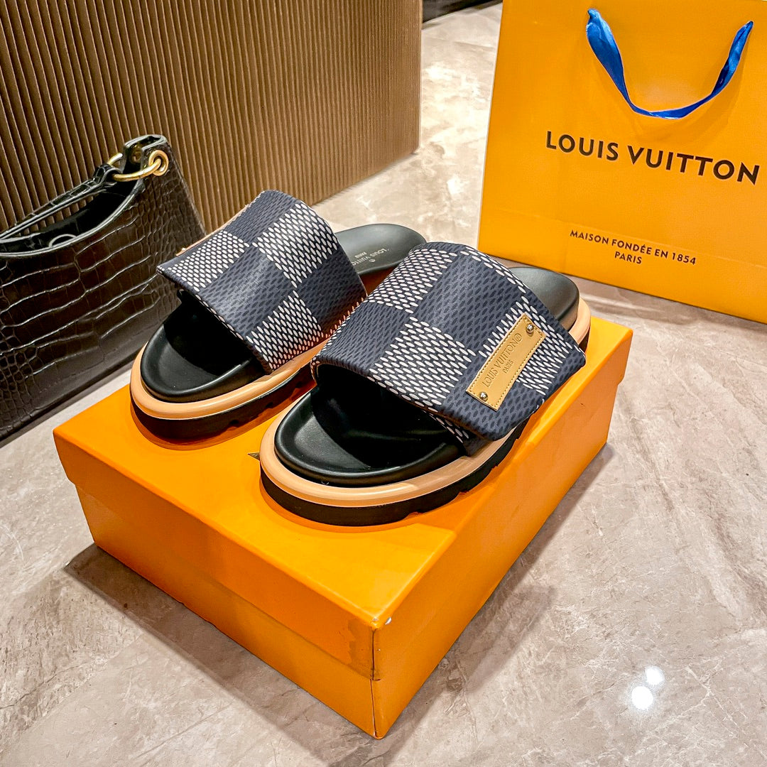 14E211ZDE Stylish Slippers