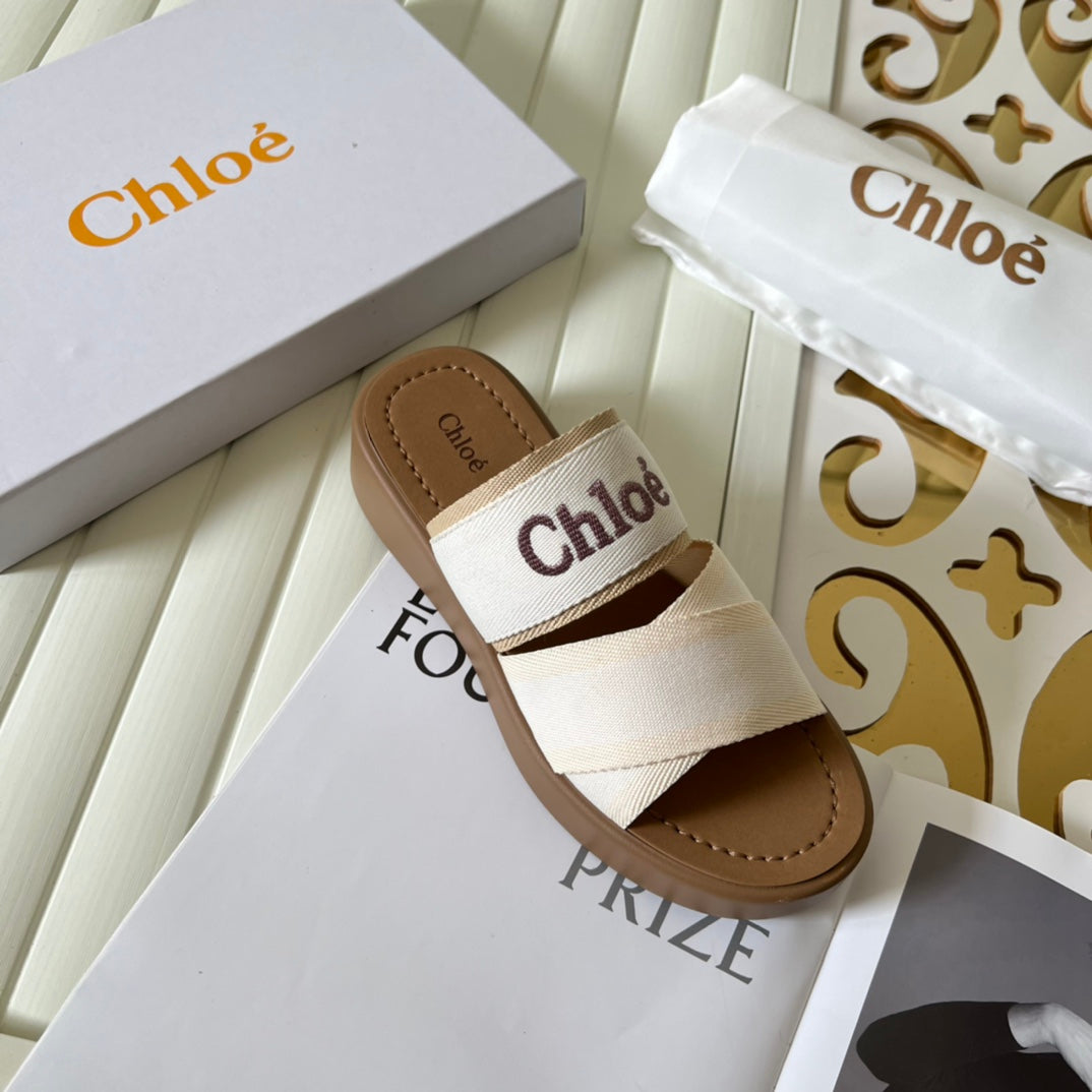 14B138ZDE Stylish Slippers