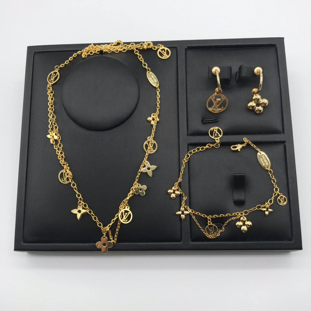 1XE599XDE Stylish Earrings Bracelets Necklaces