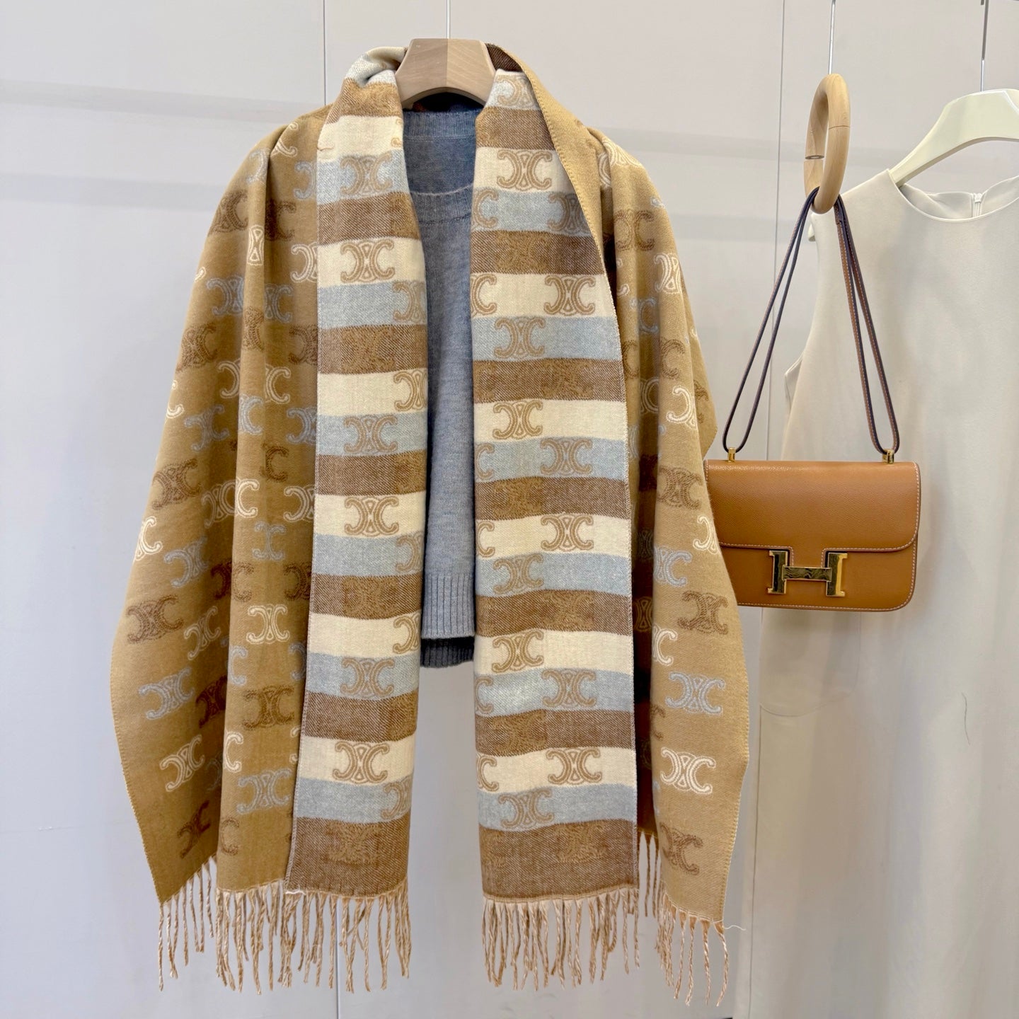 185RF66WDE Stylish Winter Scarves