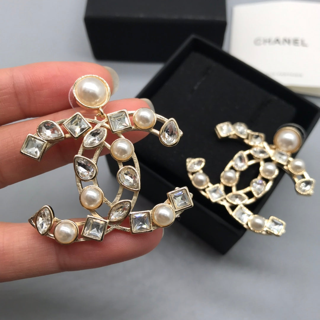 14C70EDE Stylish Earrings