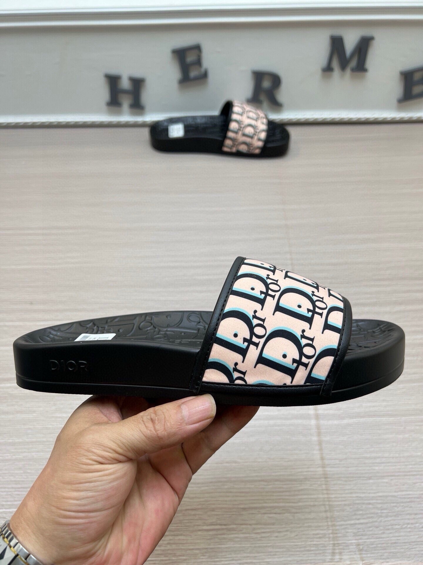 5LD214ZDE Stylish Slippers