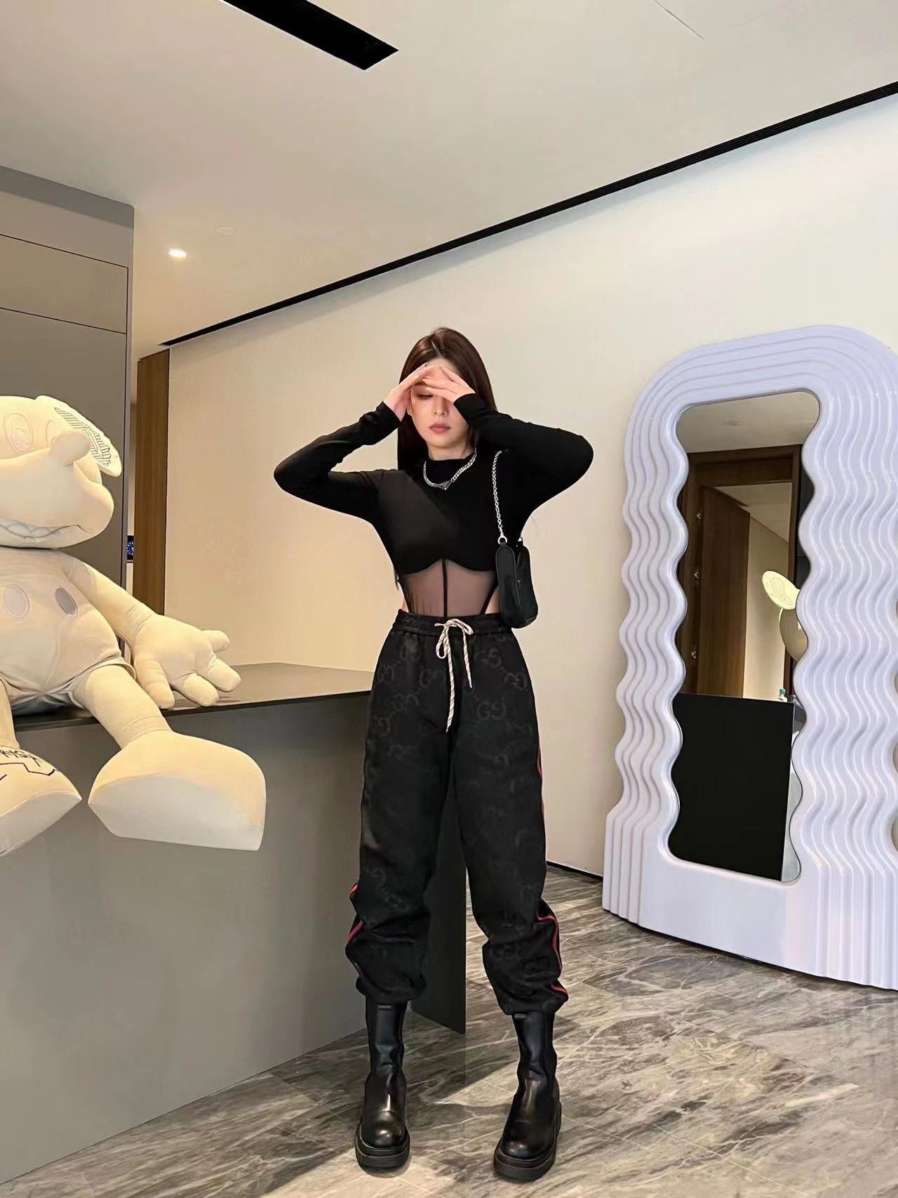 135WB9UDE Stylish Pants