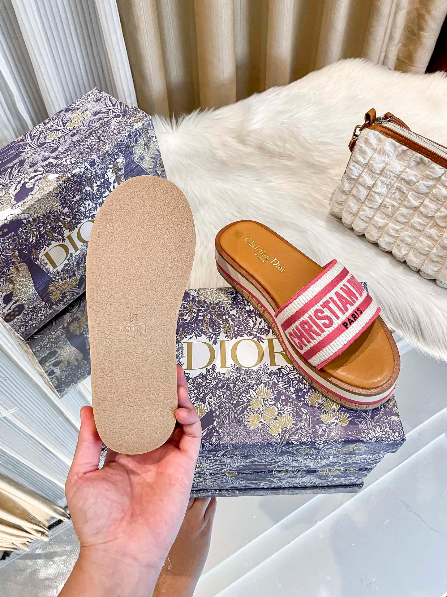 1LD22ZDE Stylish slippers