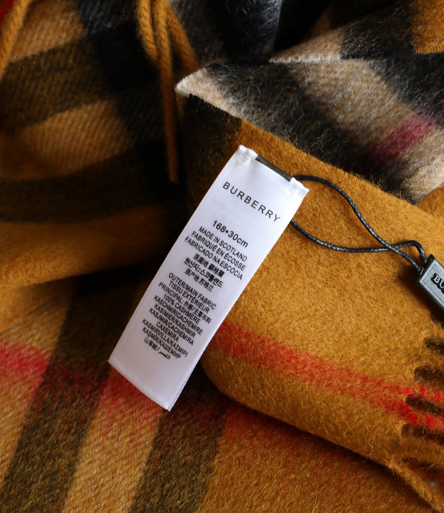 185ZR3WDE Stylish Winter Scarves
