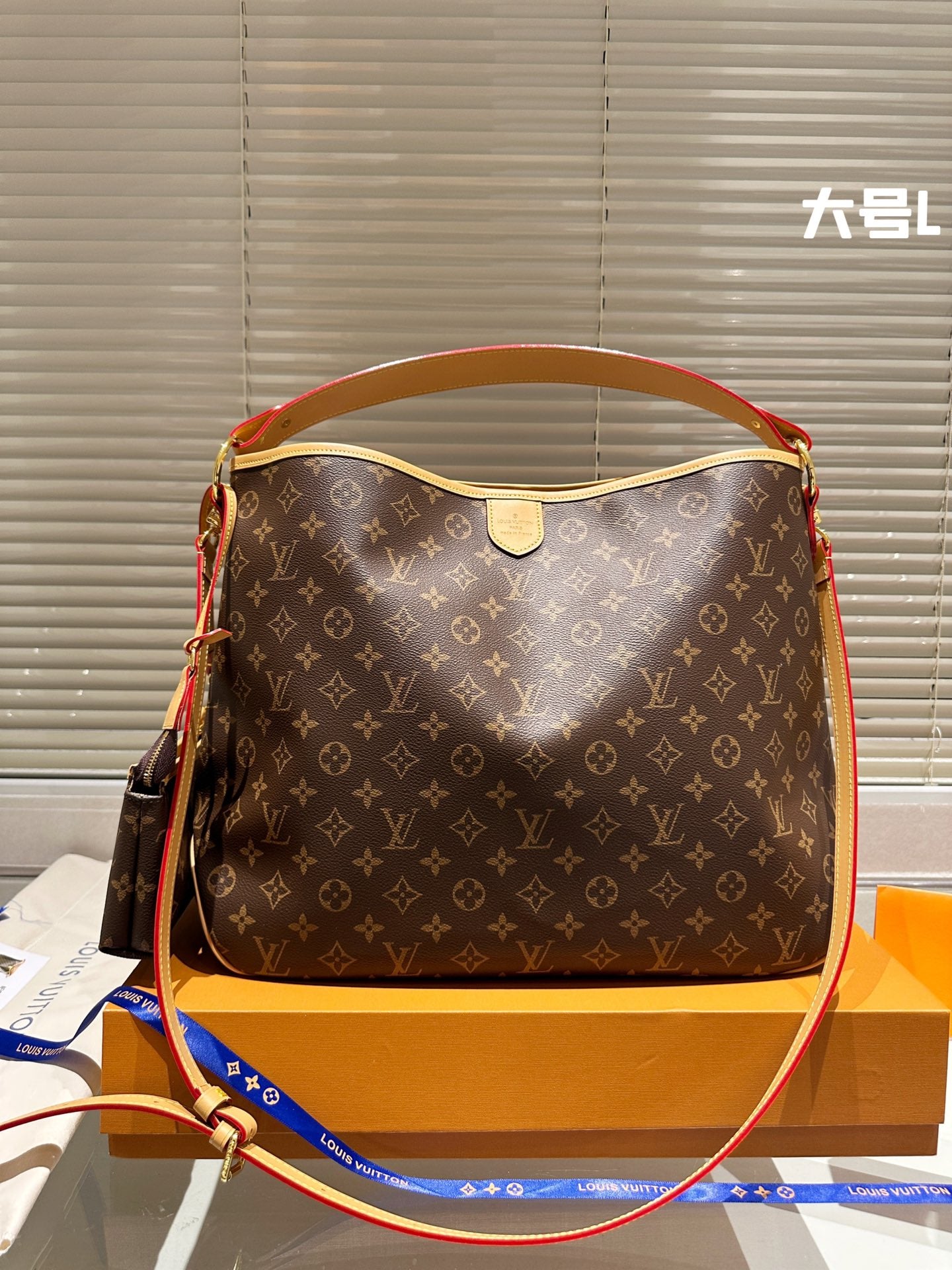 6XE227BDE Stylish leather bag 