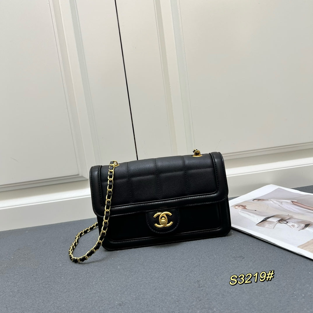 2WC15BDE Stylish leather bag