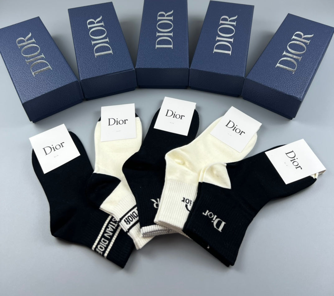 235QD68SDE Stylish socks(5 pairs )