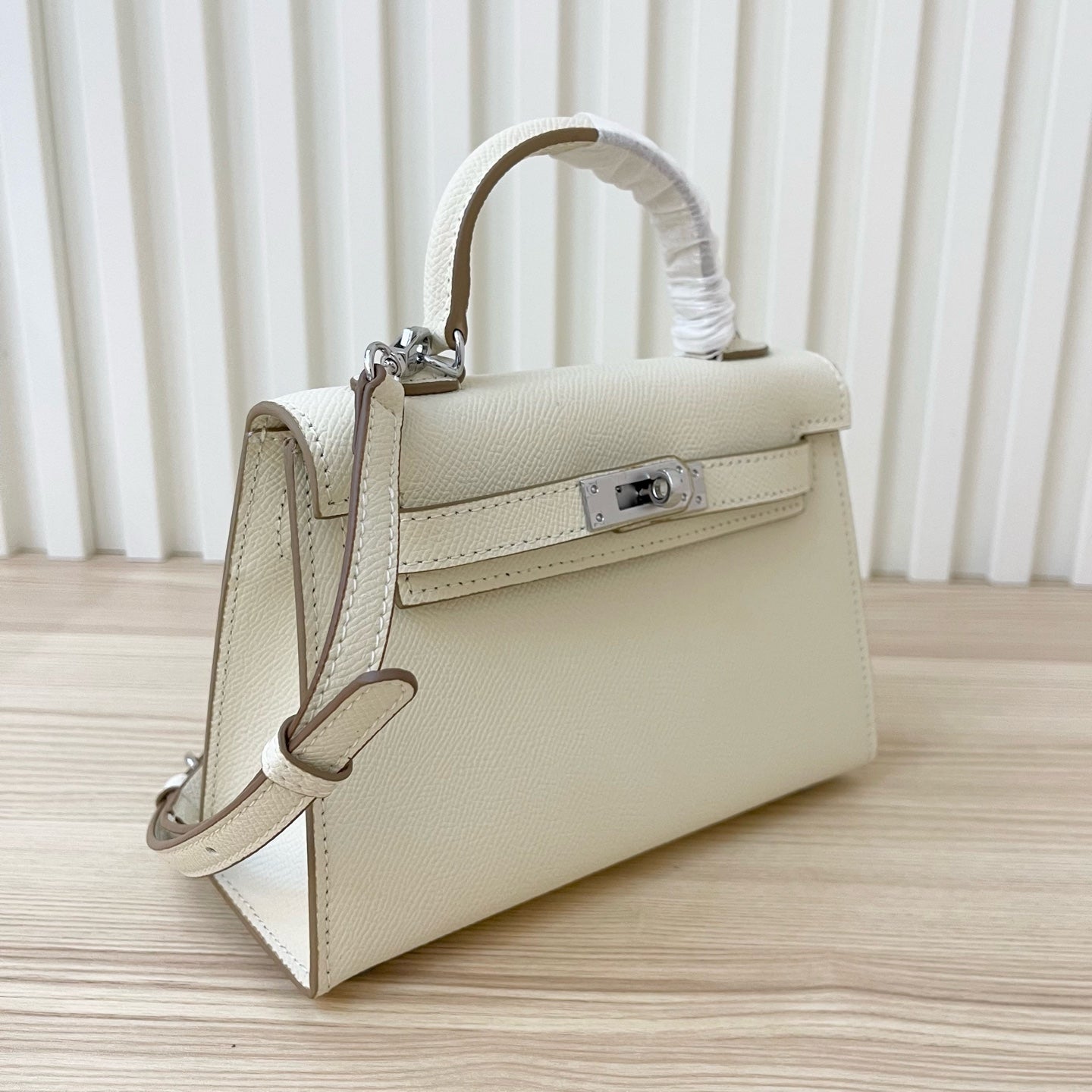 2WH27BDE Stylish leather bag