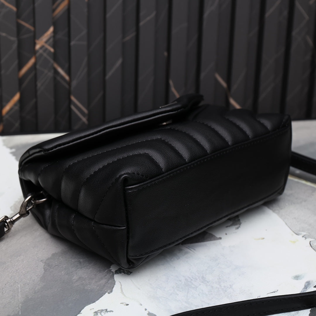 1XSL267BDE Stylish leather bag 