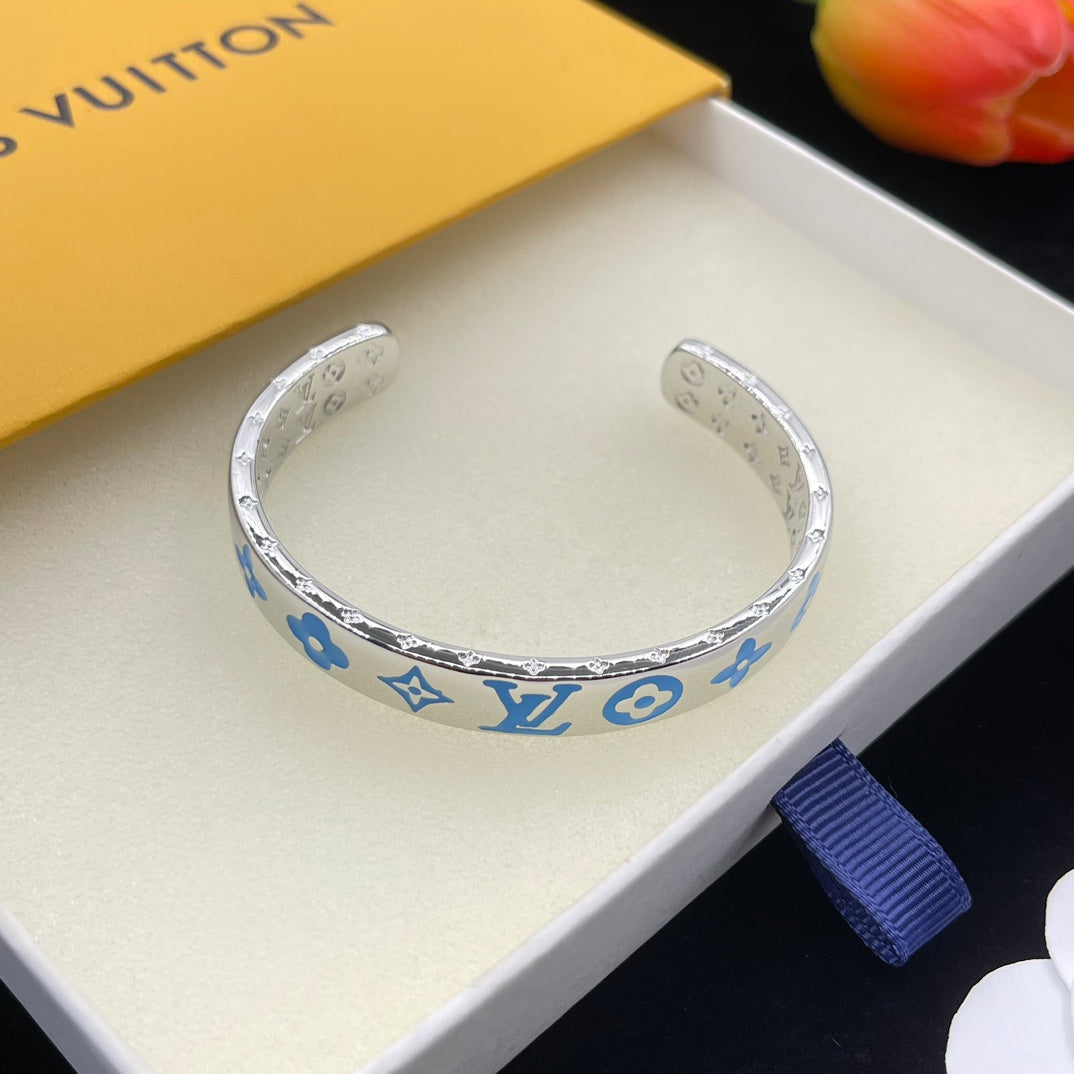 14E1054KDE Stylish Bracelets