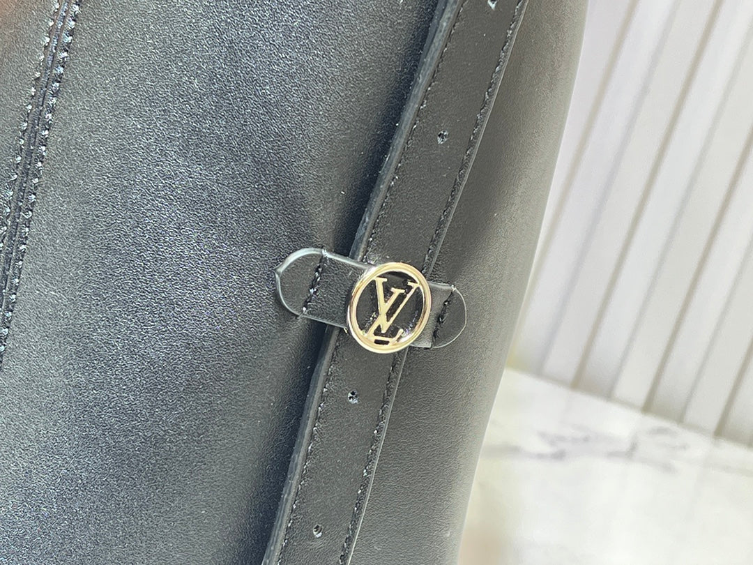 1WE95BDE Stylish leather bag