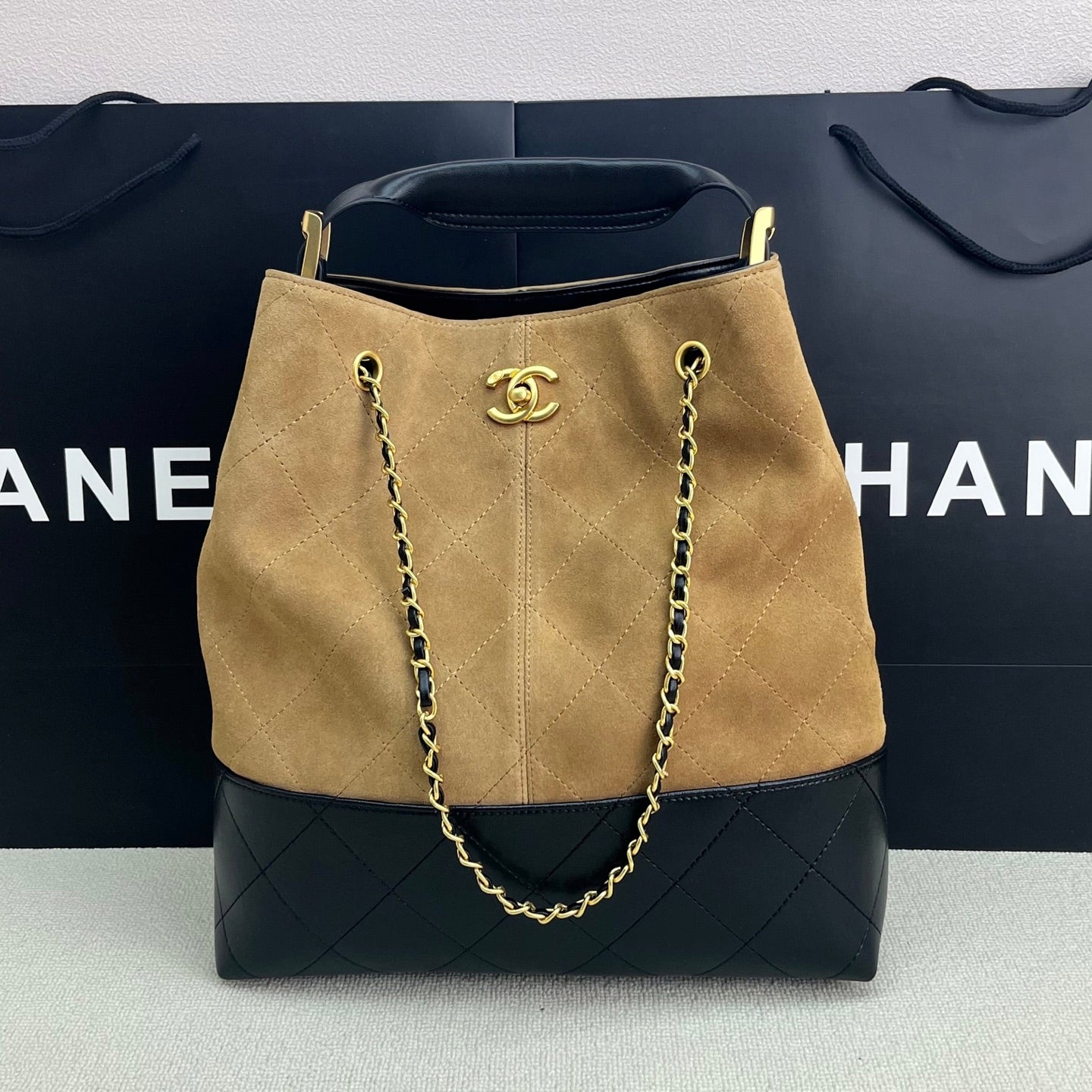 175RC1BDE Stylish leather bag