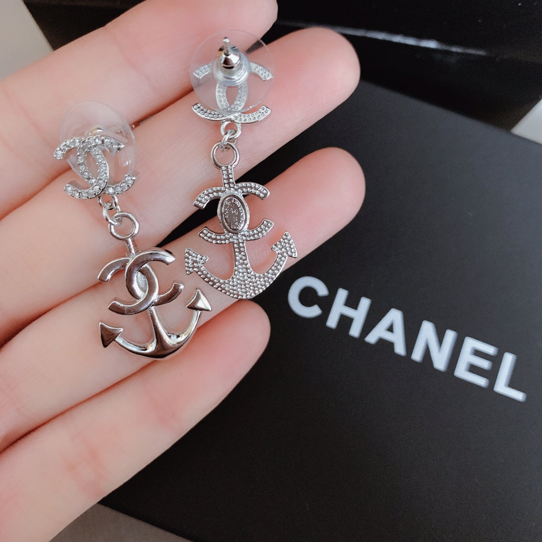 14C86EDE Stylish Earrings