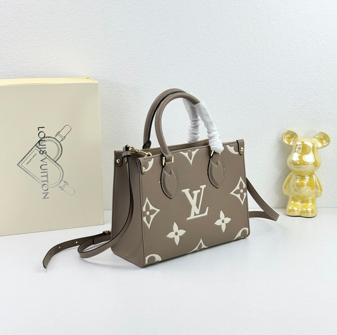 175RE8BDE Stylish leather bag