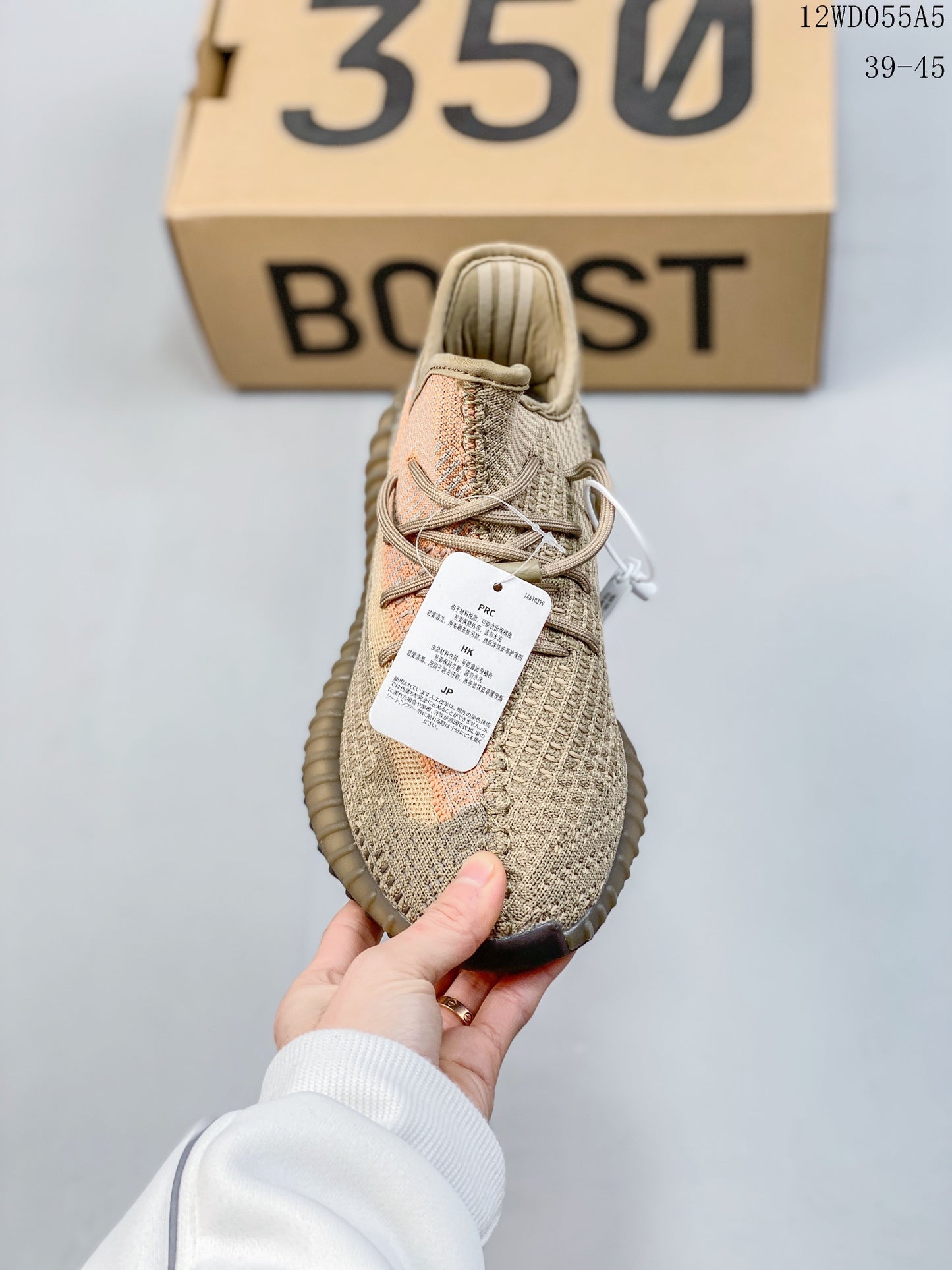 YA01ZDE Stylish Sneakers