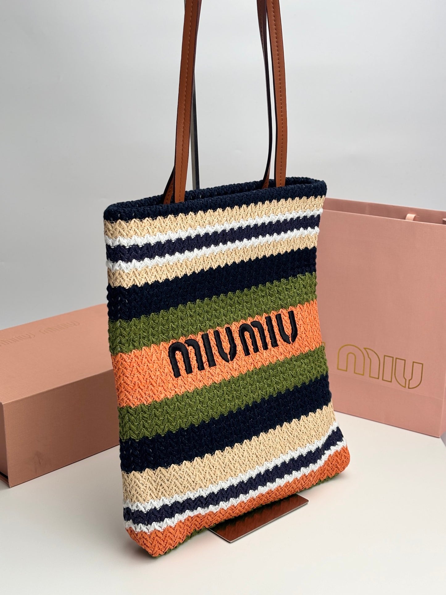 1XA77BDE Stylish Woven Bag