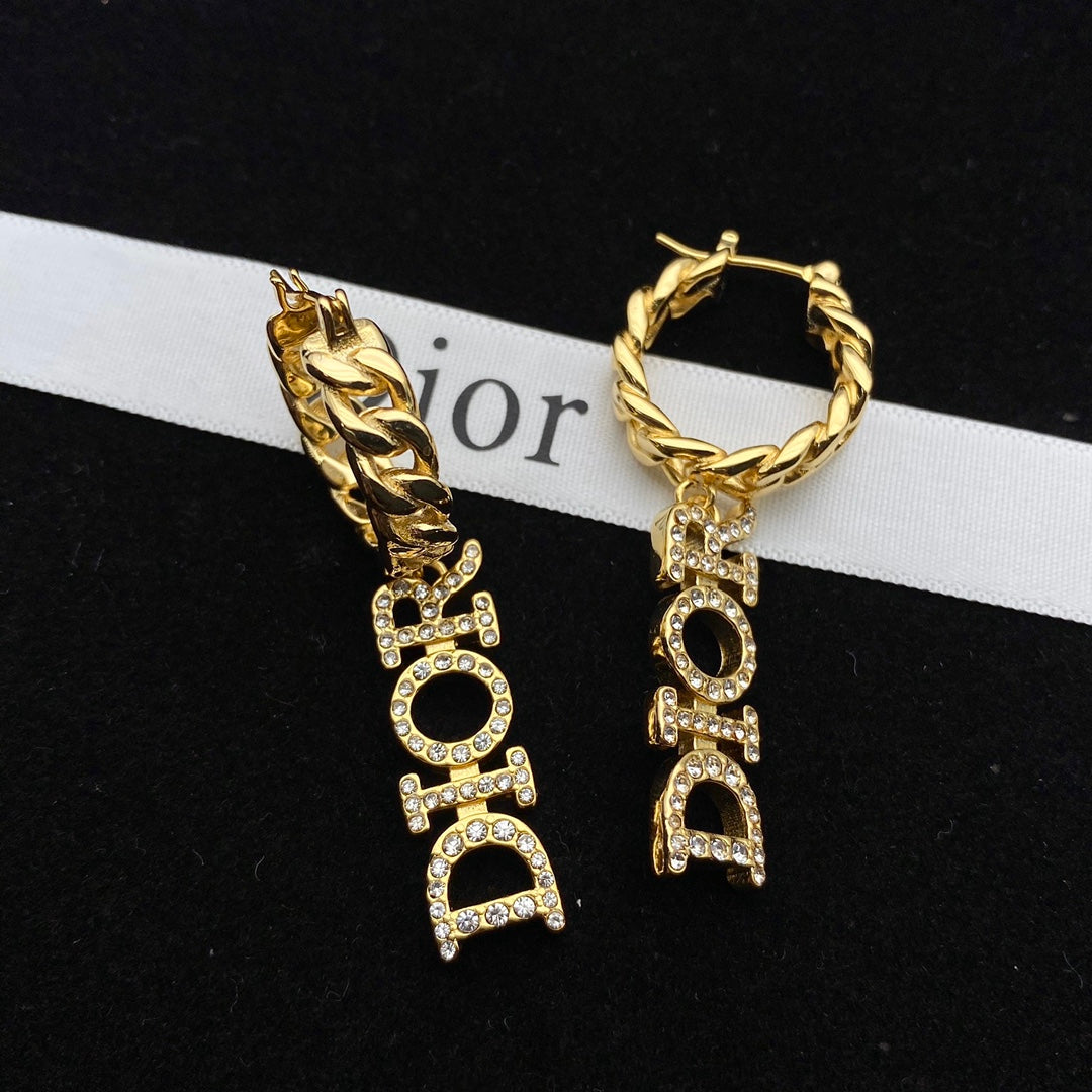 14D401EDE Stylish Earrings