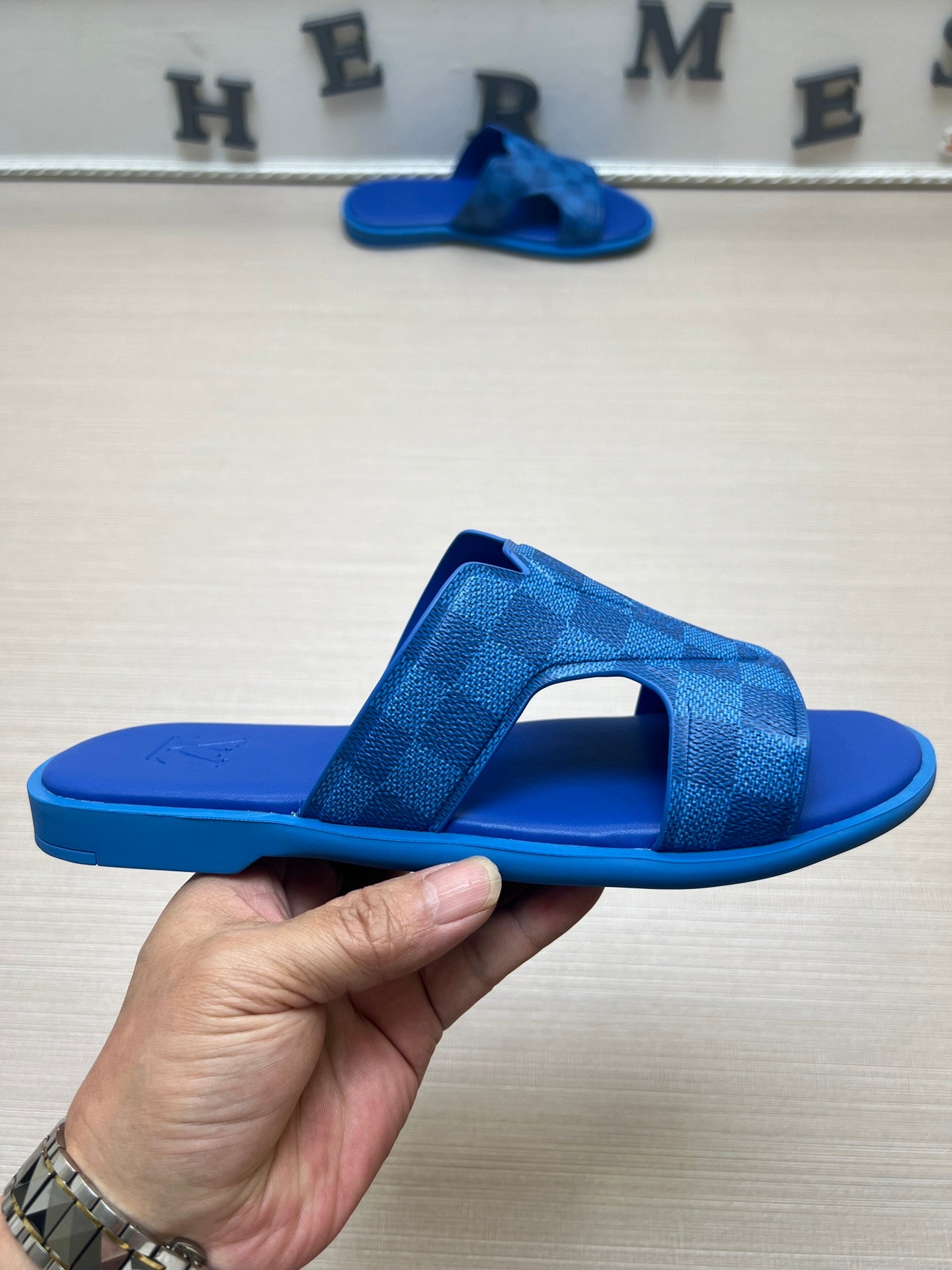 54E22ZDE Stylish slippers