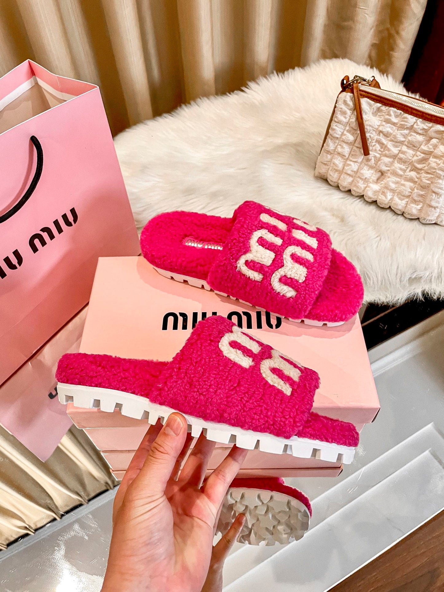 1JA25ZDE Stylish Slippers