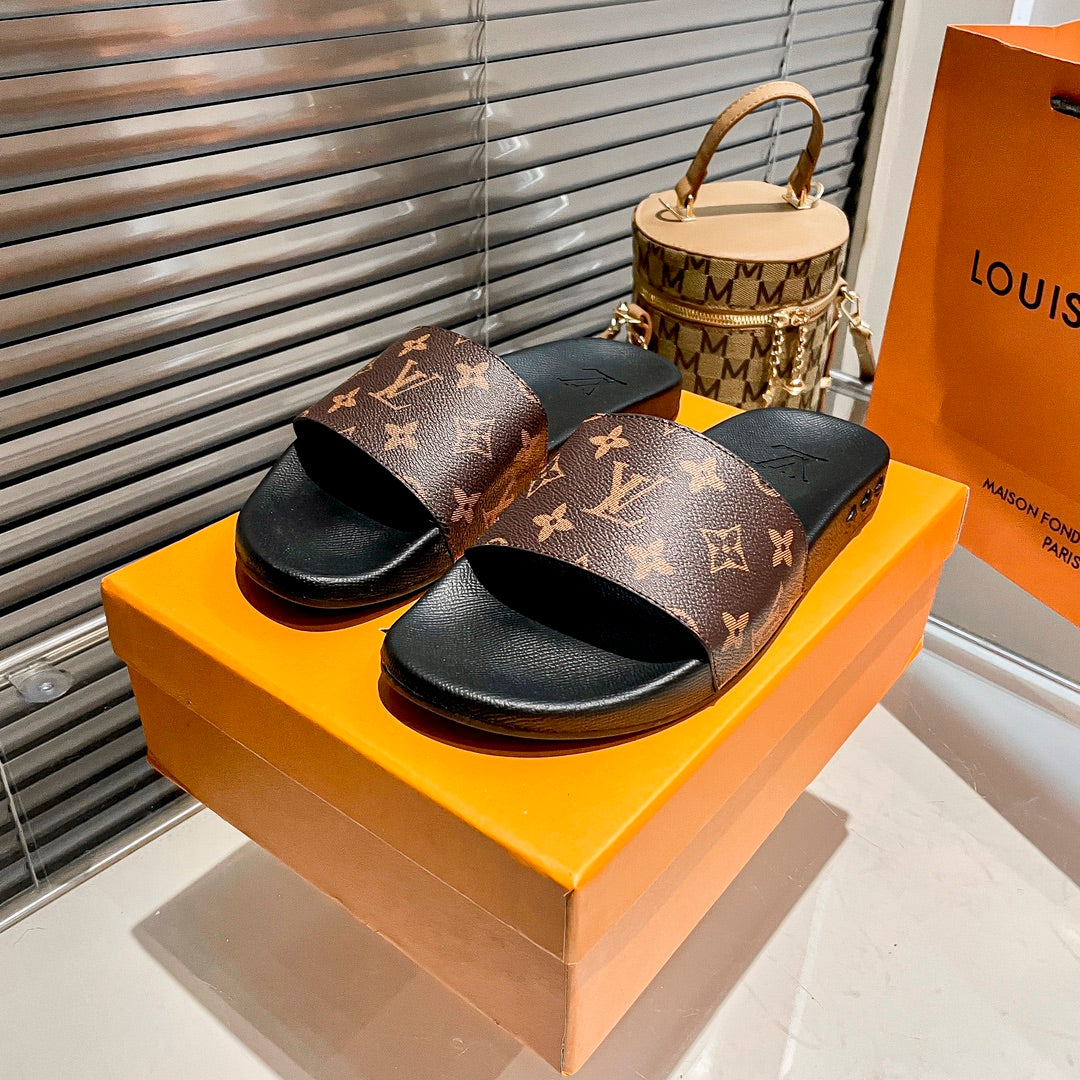 14E195ZDE Stylish Slippers