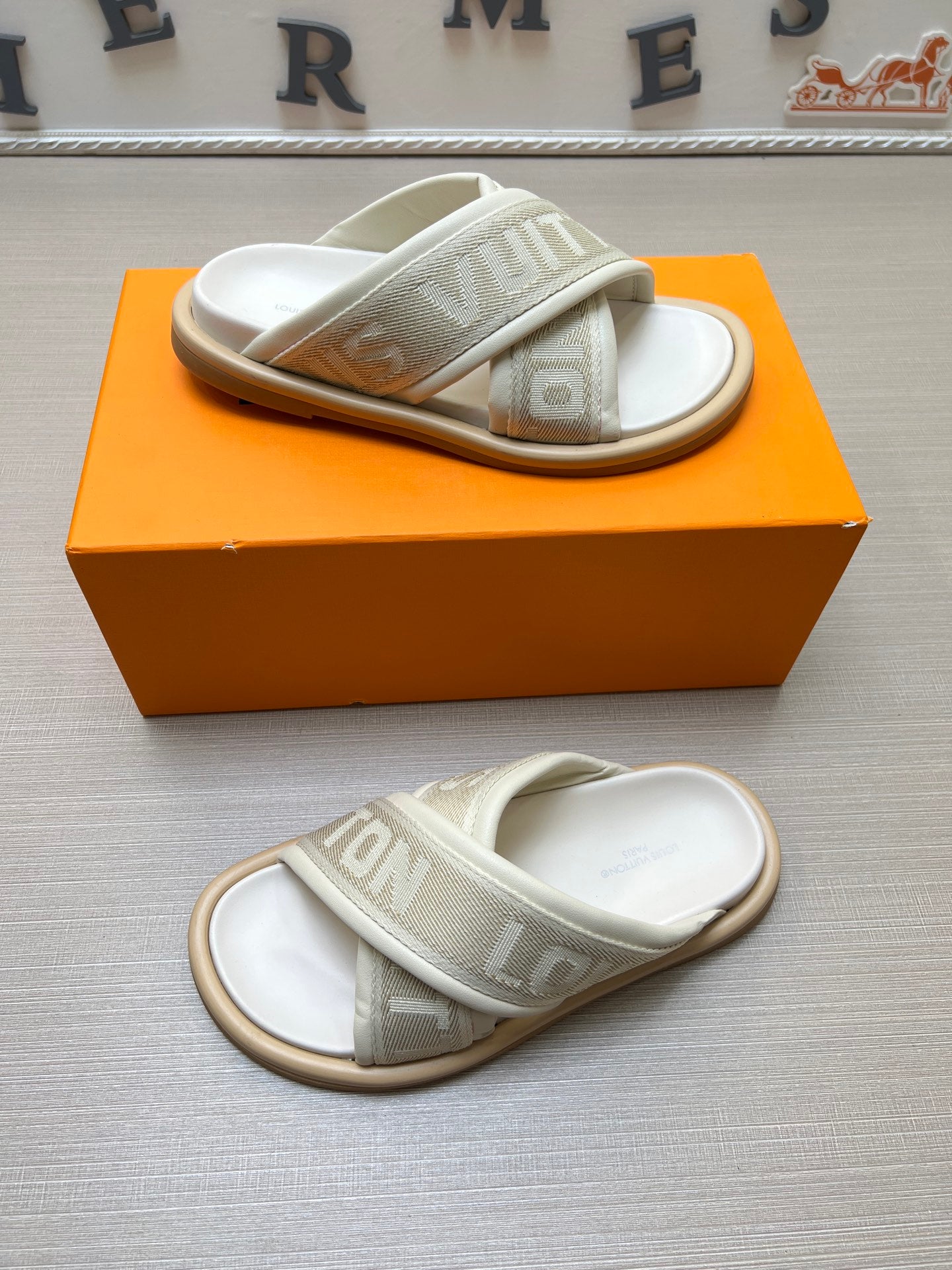 535ZE271ZDE Stylish Slippers