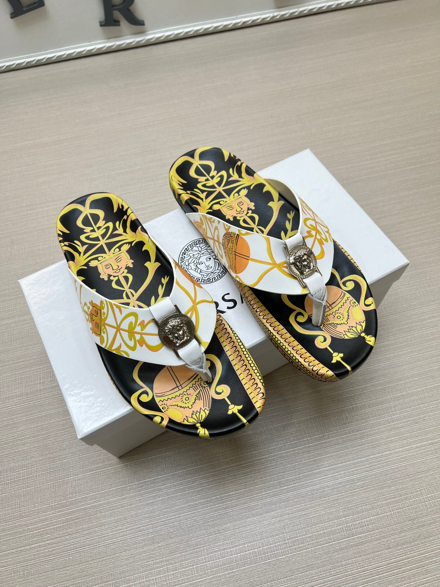 54V96ZDE Stylish  slippers