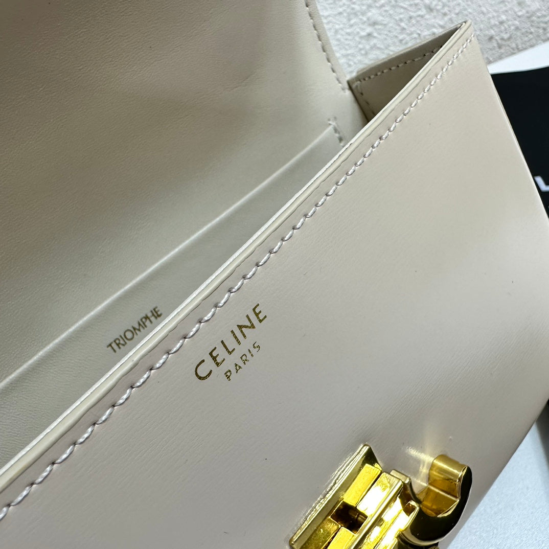 1XCL286BDE Stylish leather bag 