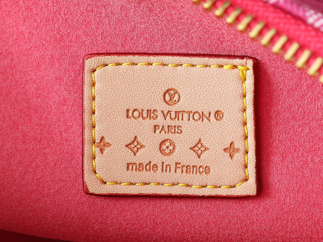 155NE16BDE Stylish leather bag