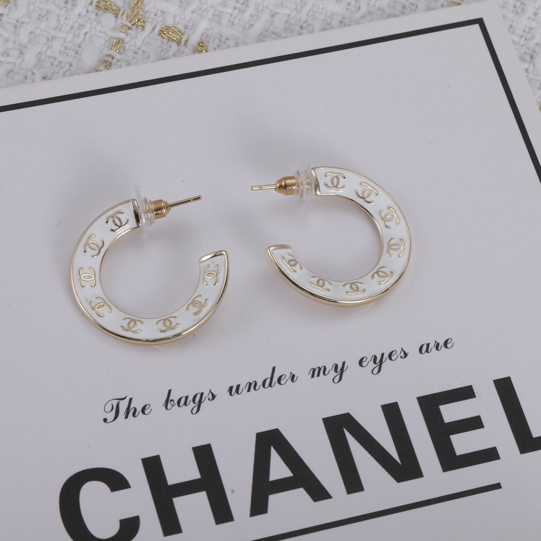 14C9EDE Stylish Earrings