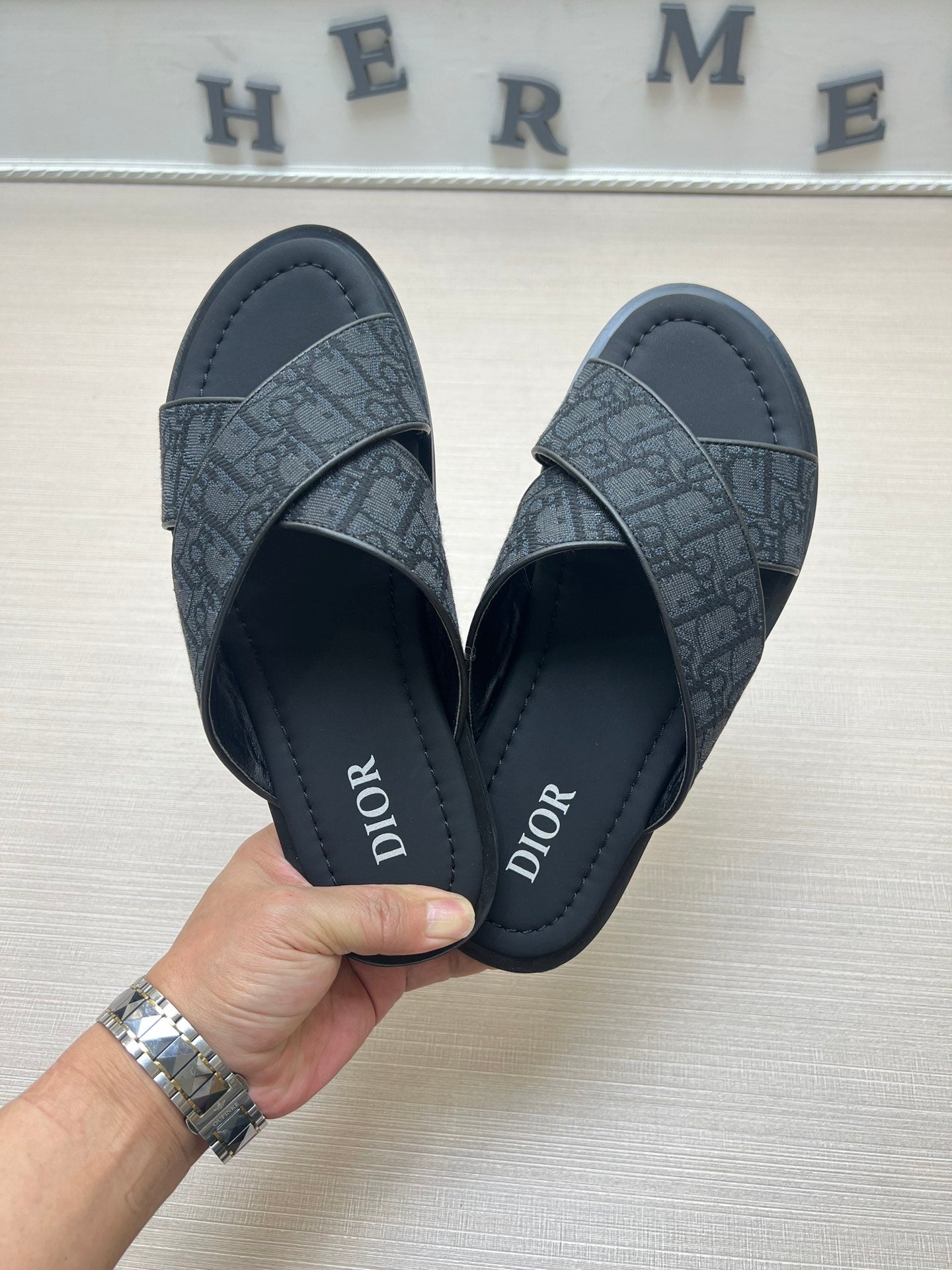 54D79ZDE Stylish slippers