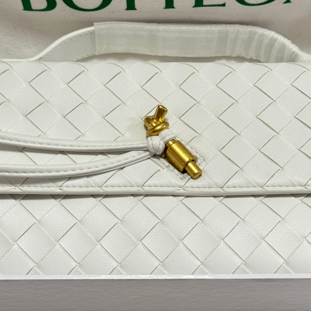 1XA380BDE Stylish leather bag 