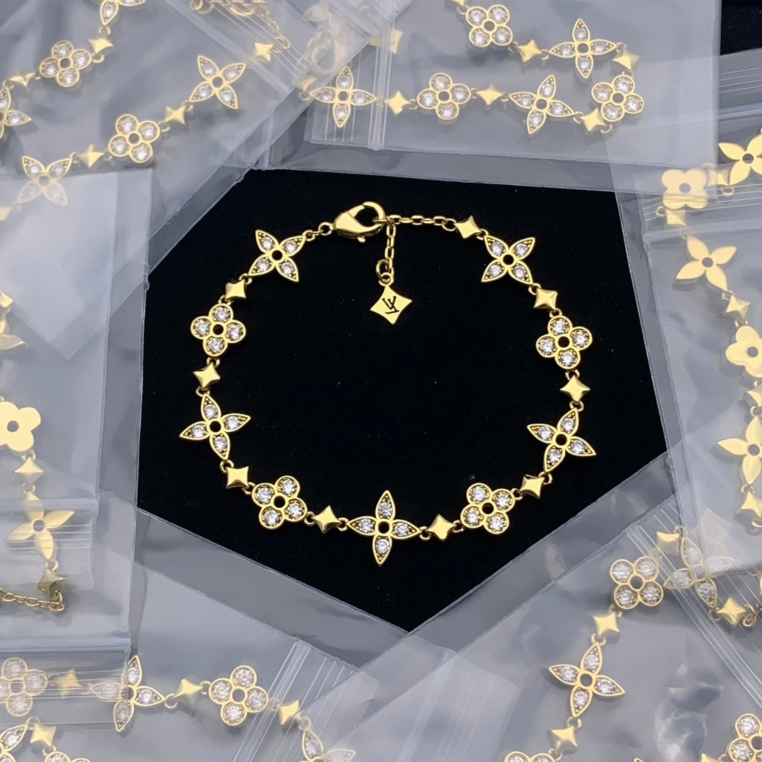 84E79KDE Stylish Bracelets