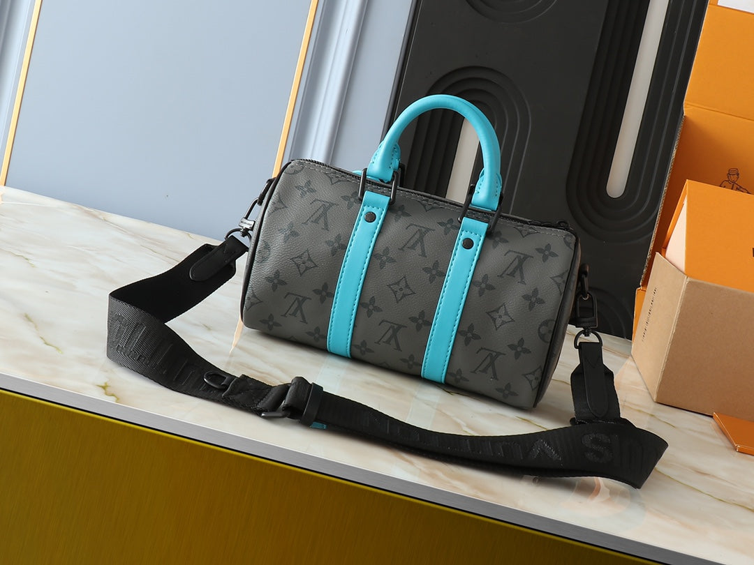 1XE60BDE Stylish leather bag