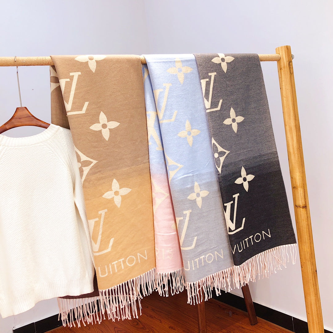 175RE47WDE Stylish Winter Scarves