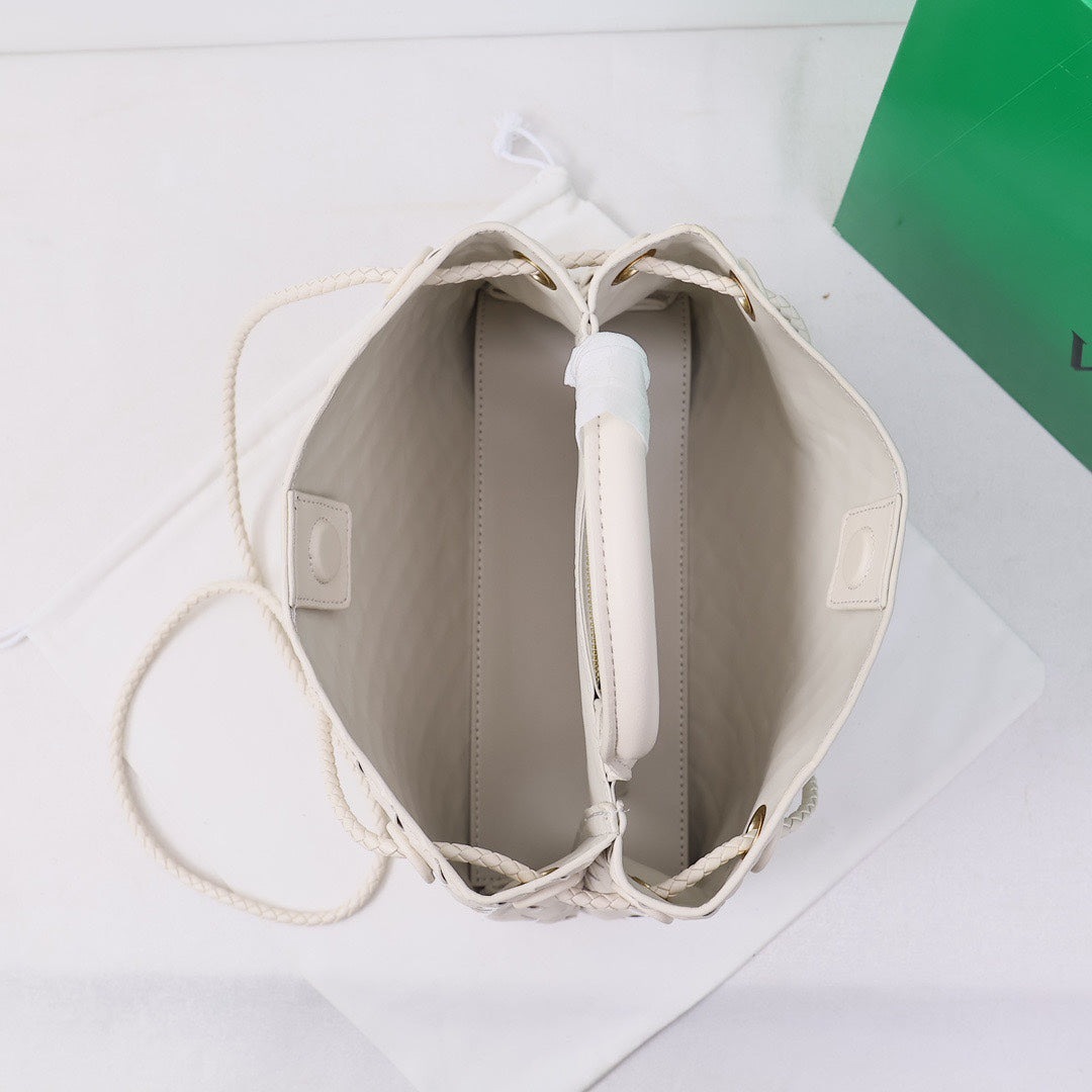 1XA81BDE Stylish leather bag