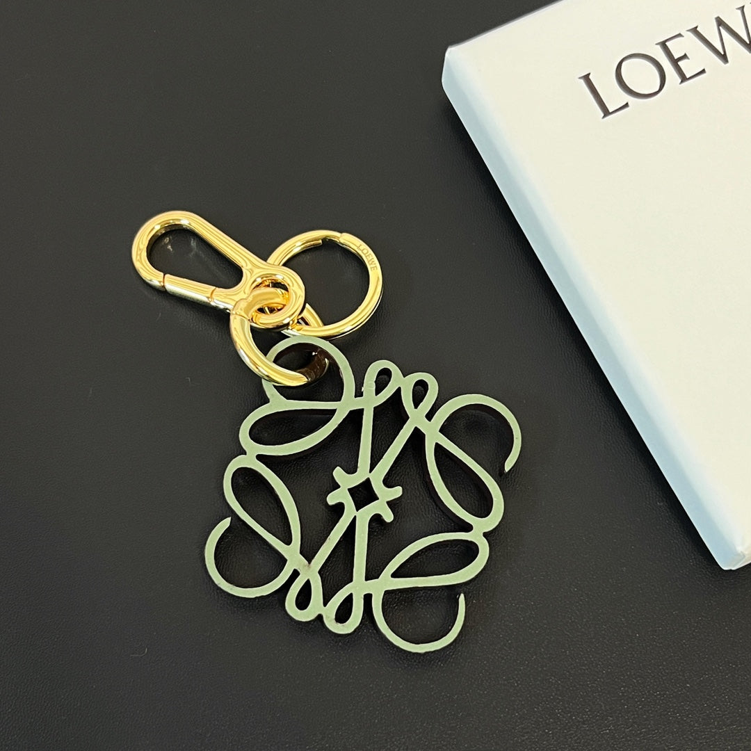 14A86ADE Stylish key closure