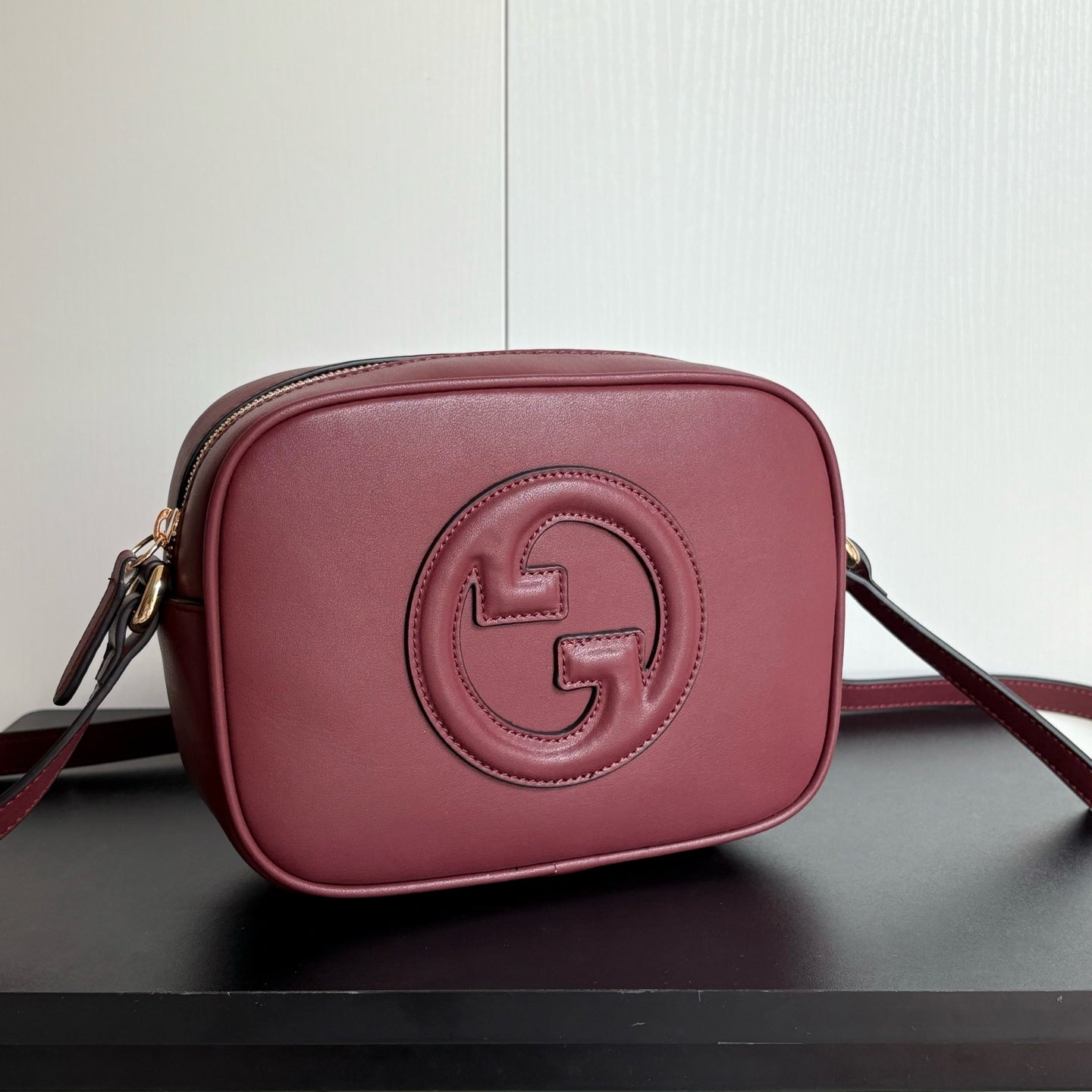 2WB18BDE Stylish leather bag